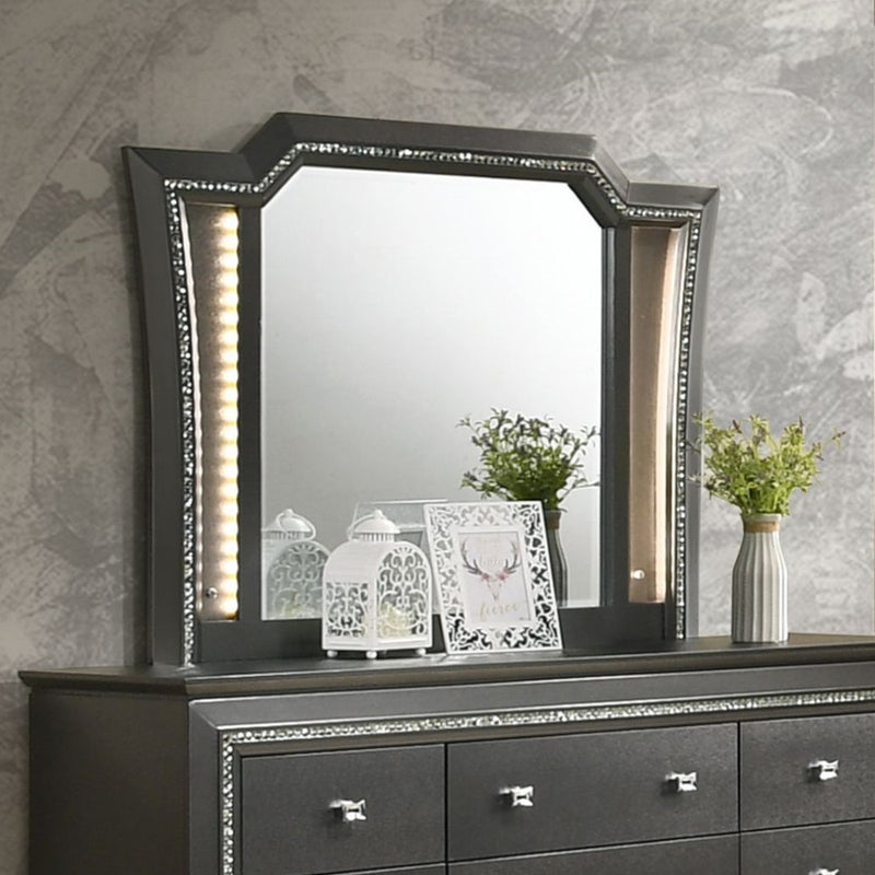 Kaitlyn Dresser & Mirror