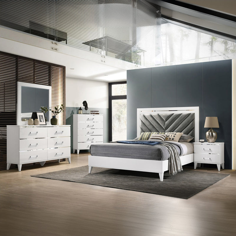 Chelsie Bed