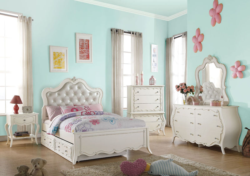 Edalene Bed