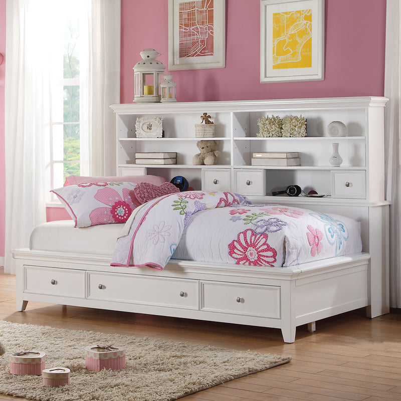 Lacey Bed