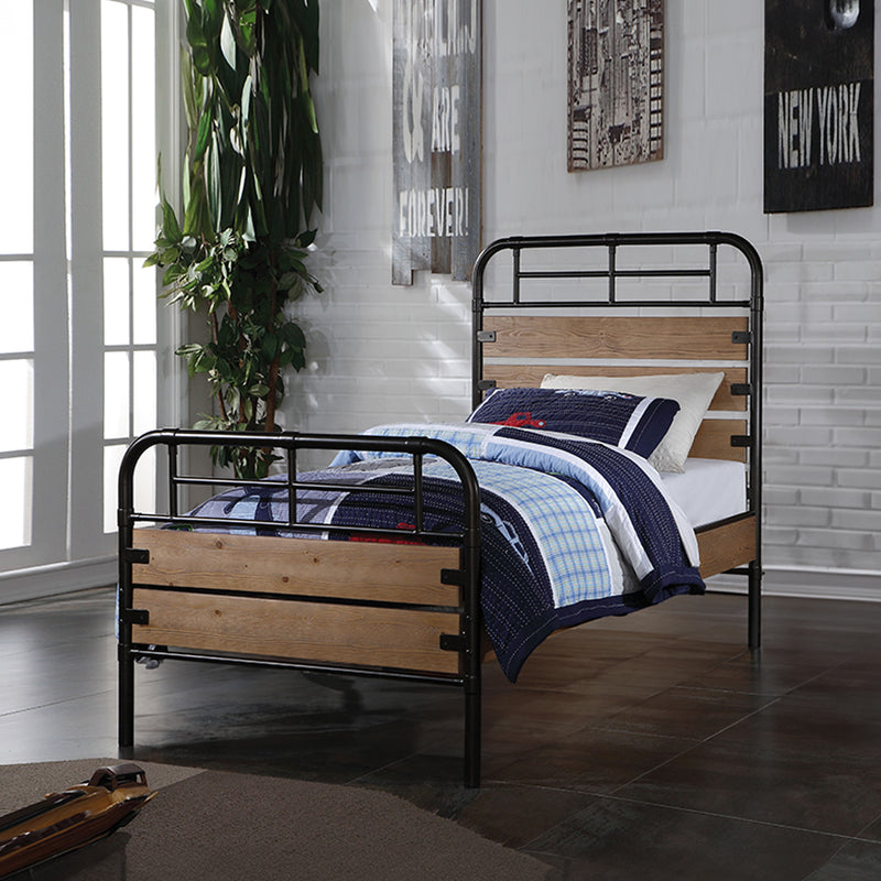 Adams Bed