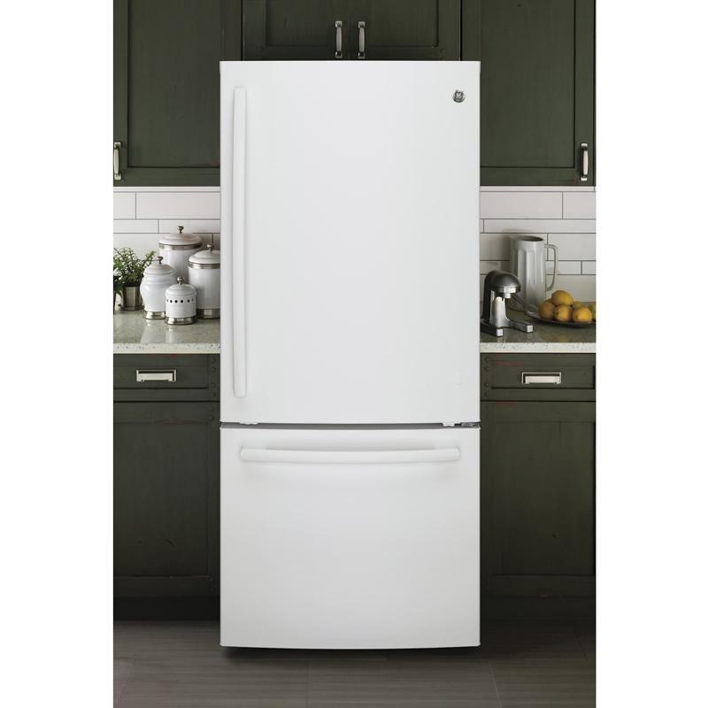 30-inch, 20.9 cu. ft. Bottom Freezer Refrigerator (GDE21EGKWW)