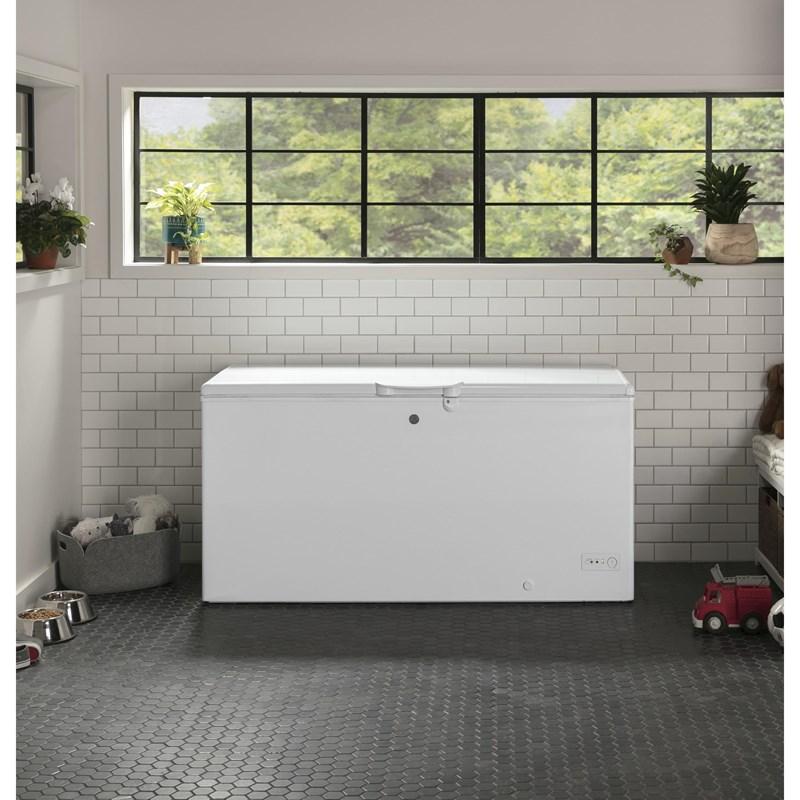 15.7 cu. ft. Chest Freezer (FCM16DLWW)