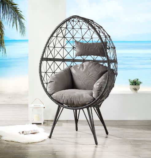 Aeven Outdoor Chairs