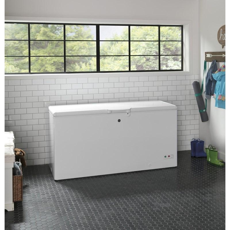 15.7 cu.ft. Chest Freezer with Manual Defrost (FCM16SLWW)