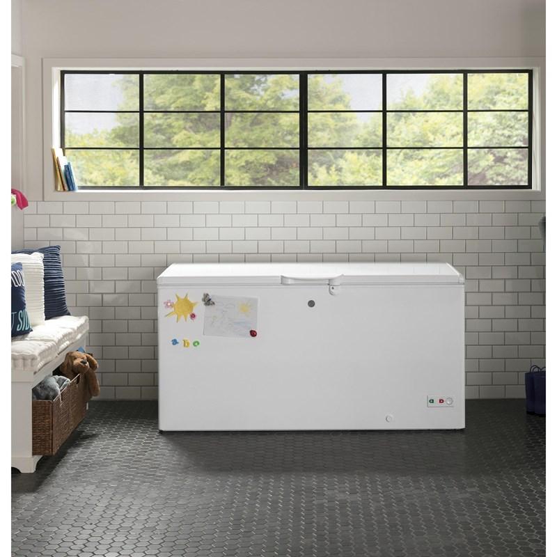 15.7 cu.ft. Chest Freezer with Manual Defrost (FCM16SLWW)