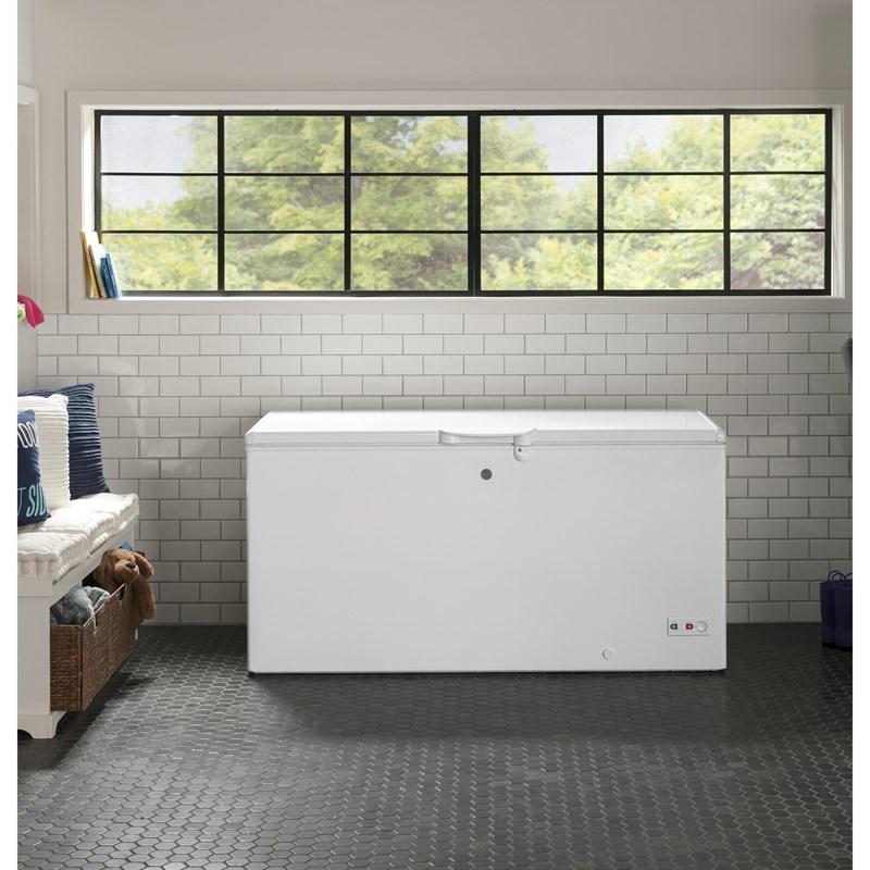 15.7 cu.ft. Chest Freezer with Manual Defrost (FCM16SLWW)