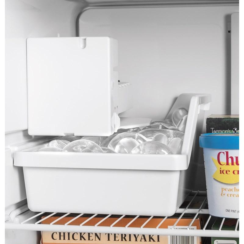 28-inch, 16.6 cu.ft. Freestanding Top Freezer Refrigerator with Internal Ice Maker (GIE17GSNRSS)