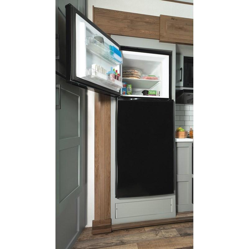 9.8 cu. ft. Top Freezer Refrigerator (GPV10FGNBB)