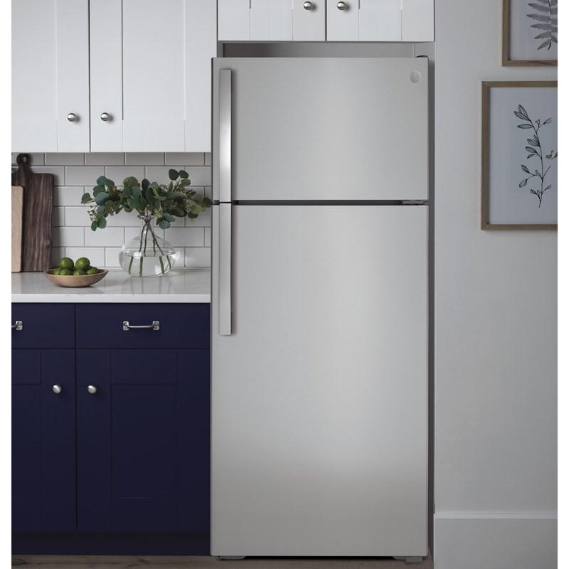 28-inch, 17.5 cu. ft. Top Freezer Refrigerator with Icemaker (GIE18GSNRSS)