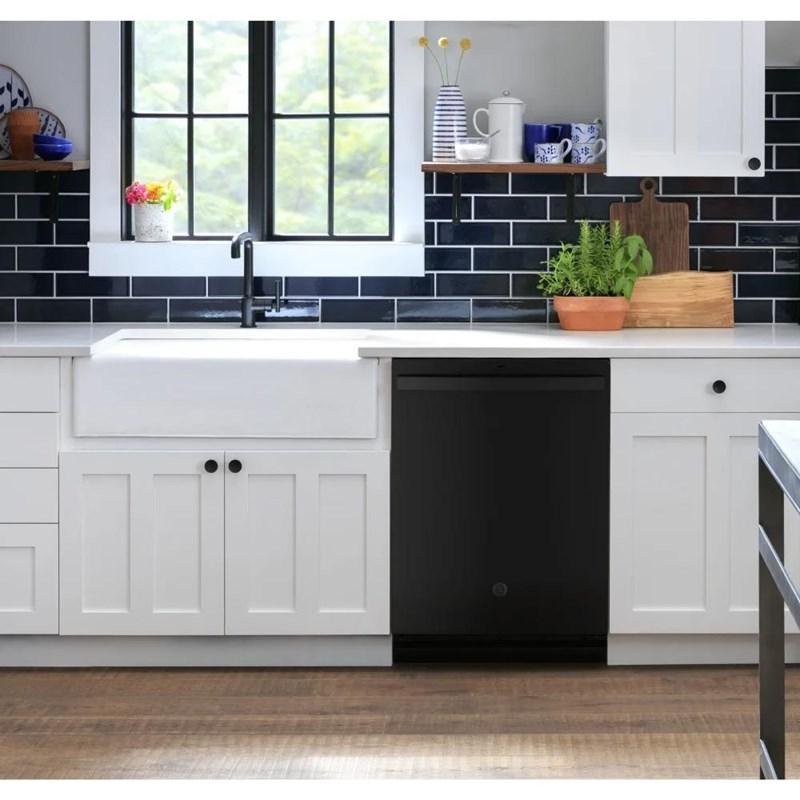 Built-In Dishwasher with Dry Boost (GDT630PGRBB)