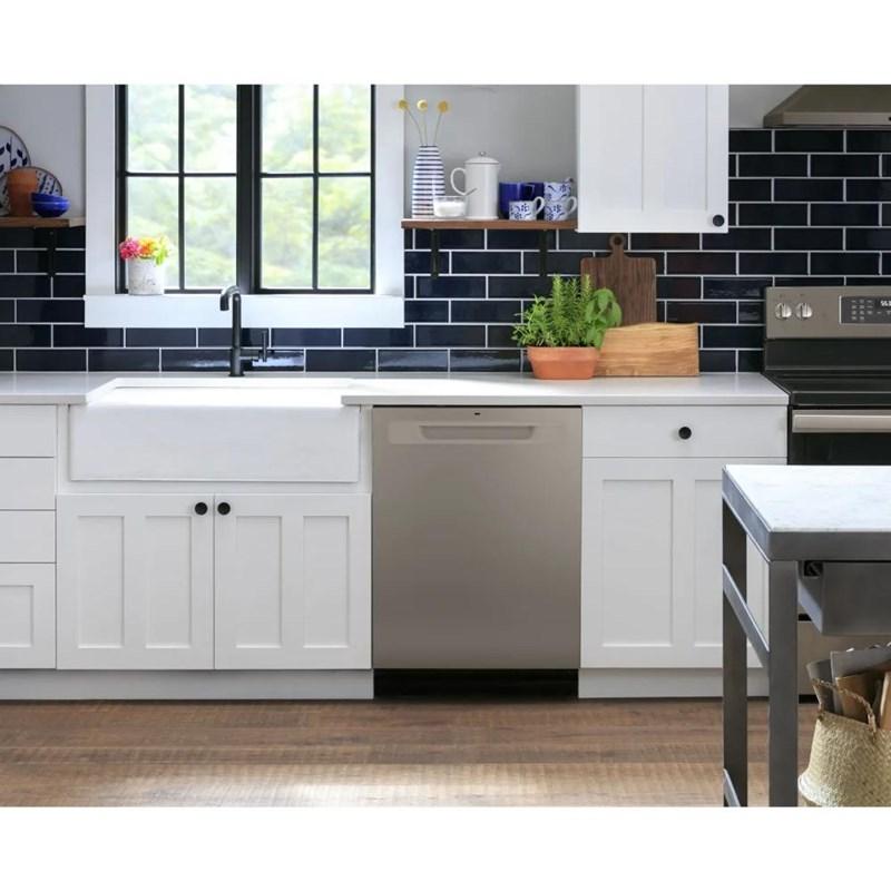 Built-In Dishwasher with Dry Boost (GDP630PMRES)