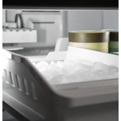 33-inch, 24.8 cu. ft. French 3-Door Refrigerator with Internal Water Dispenser (GNE25JYKFS)