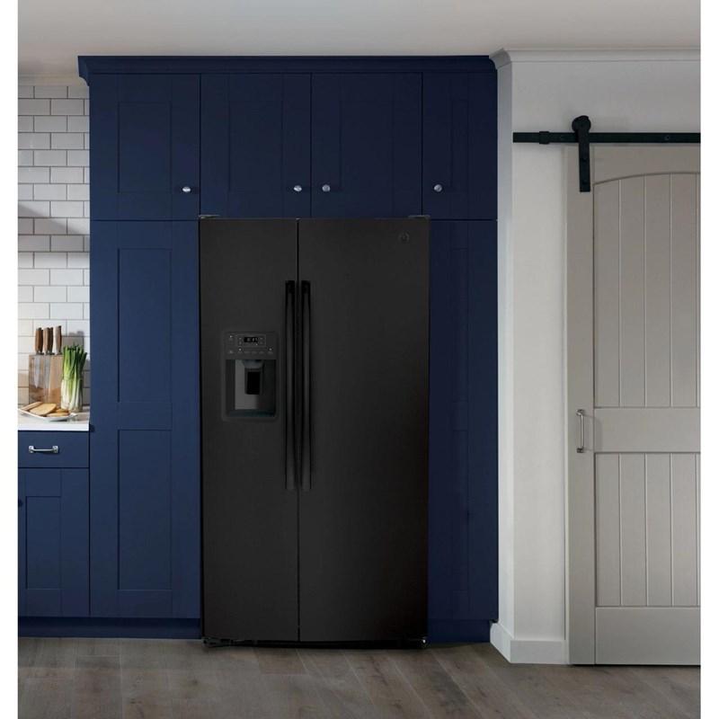 36-inch, 25.3 cu. ft. Side-by-Side Refrigerator with Water and Ice Dispenser (GSS25GGPBB)