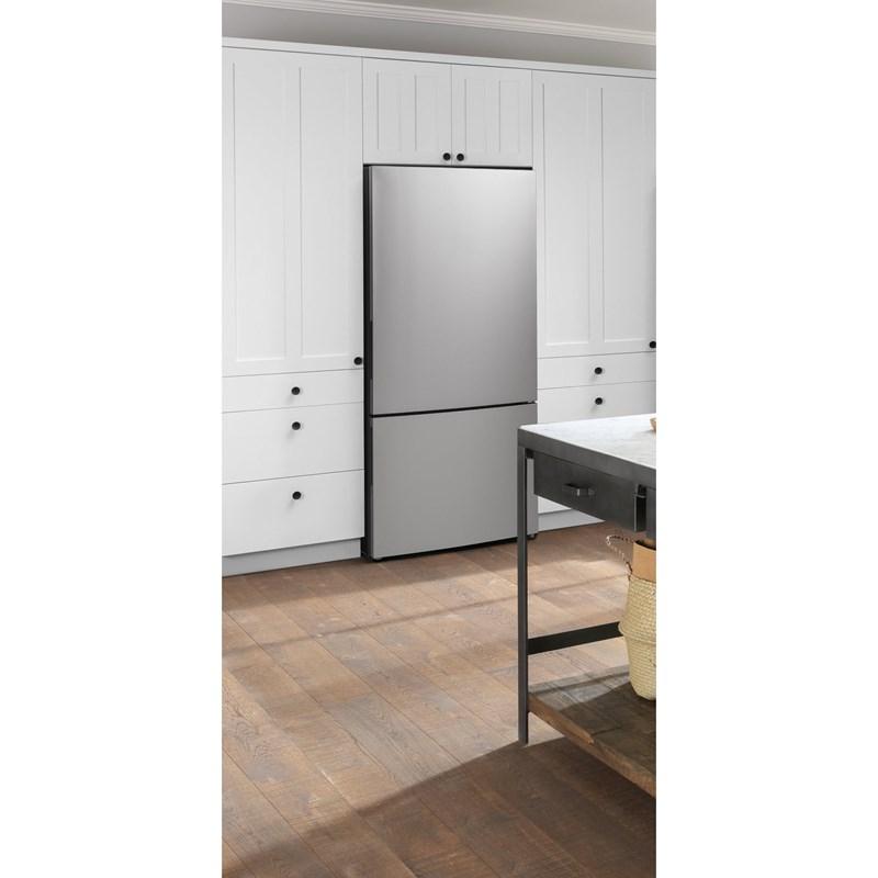 32-inch, 17.7 cu.ft. Counter-Depth Bottom Freezer Refrigerator with LED Lighting (GBE17HYRFS)