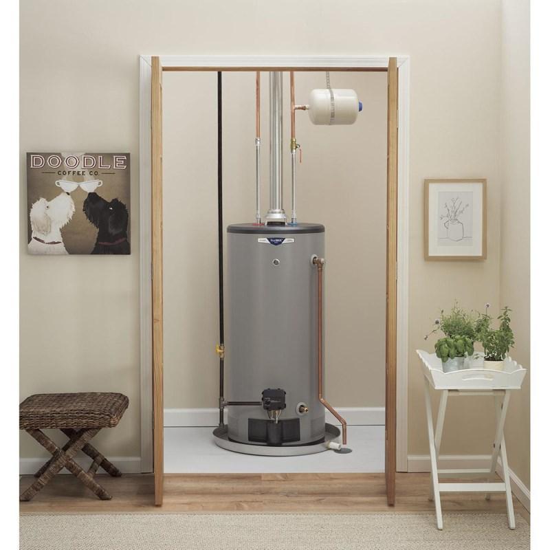 40 Gallon Short Residential Natural Gas Water Heater (GG40S12BXR)