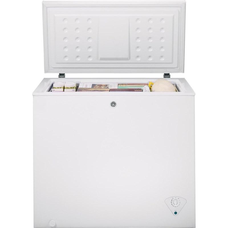 7 cu. ft. Chest Freezer with Adjustable Temperature Control (FCM7STWW)