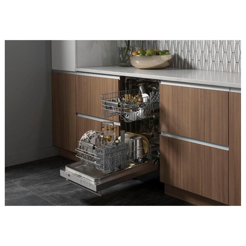 Built-In Dishwasher with Three-Level Wash System (UDT165SIVII)