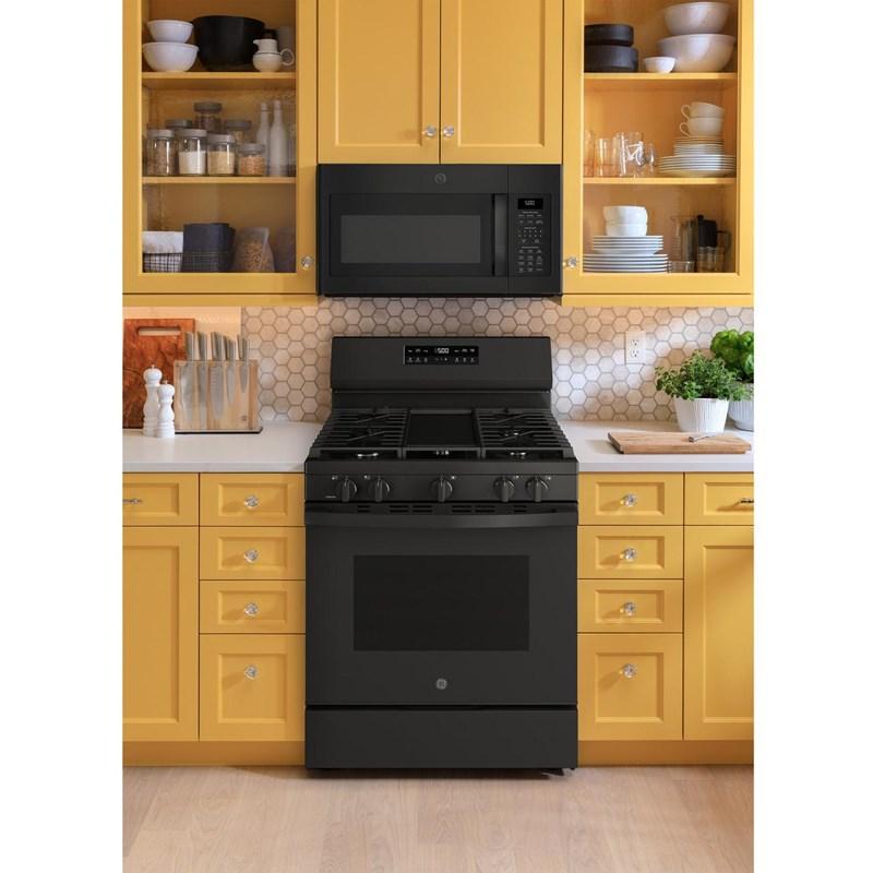 30-inch Freestanding Gas Range with Center Oval Burner (GGF500PVBB)