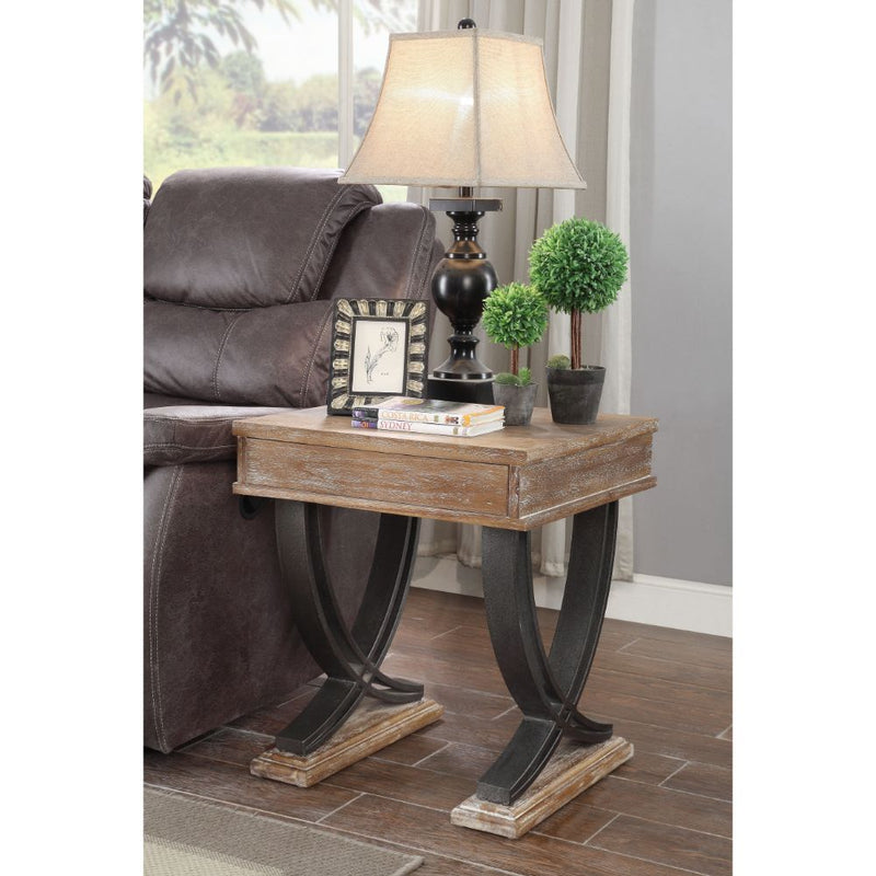 Pellio Accent Table