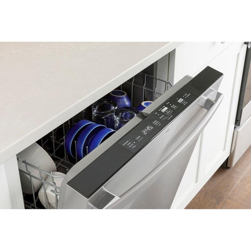 ENERGY STAR¨ Top Control Hybrid Tub Dishwasher with Third Rack (GDT595HYYFS)