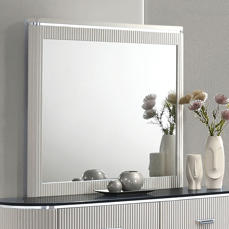 Aldgate Light Gray Queen 4 Piece Bedroom Set