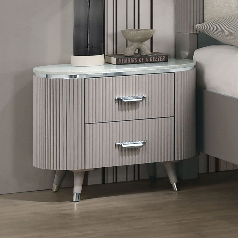 Aldridge Light Gray Queen 5 Piece Bedroom Set w/Chest