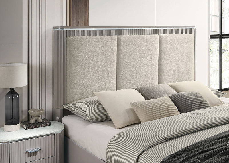 Aldridge Light Gray Queen Bed