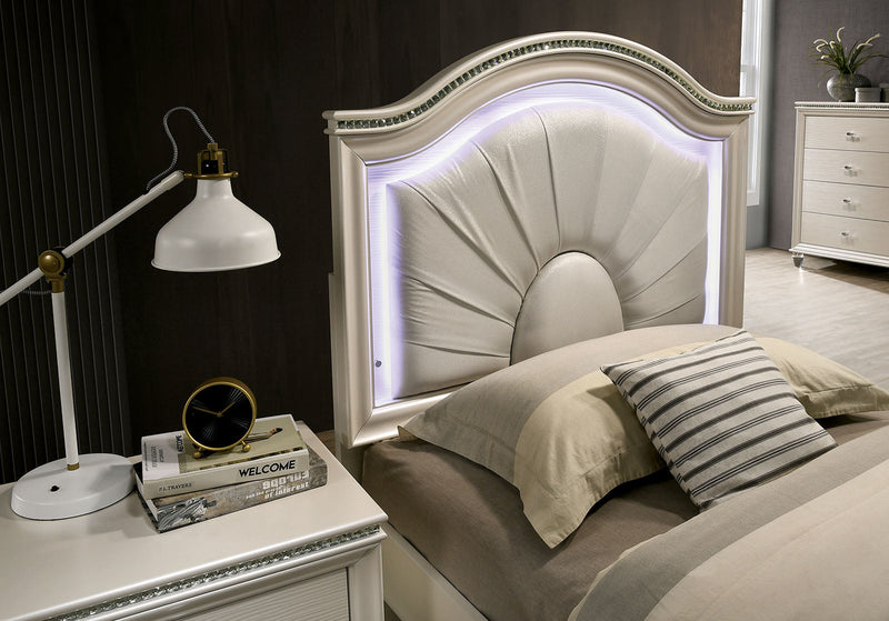 Allie Pearl White 4 Pc. Twin Bedroom Set w/ Trundle