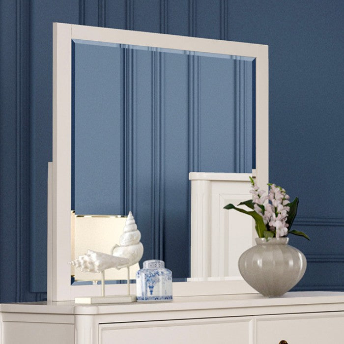 Altamira White Queen 5 Piece Bedroom Set w/Chest