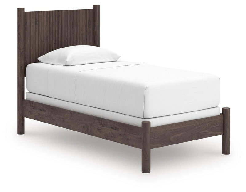 Pamytta Panel Bed Bedroom Set