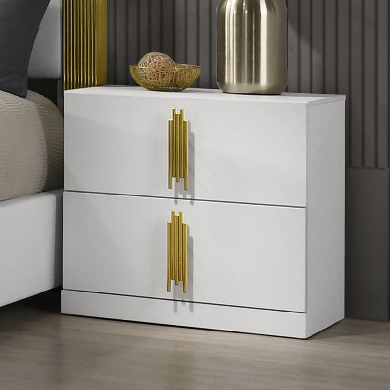 Basildon White/Gold Queen 5 Piece Bedroom Set w/Chest