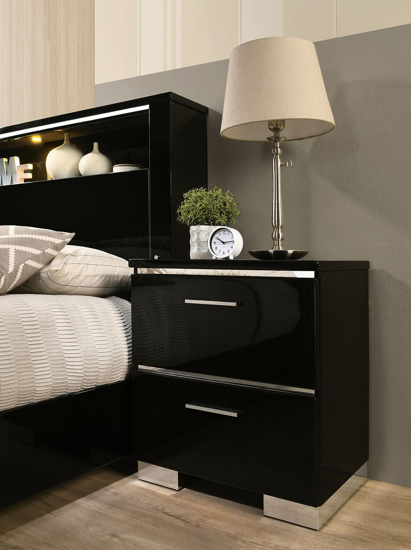 Carlie Black/Chrome 4 Pc. Queen Bedroom Set