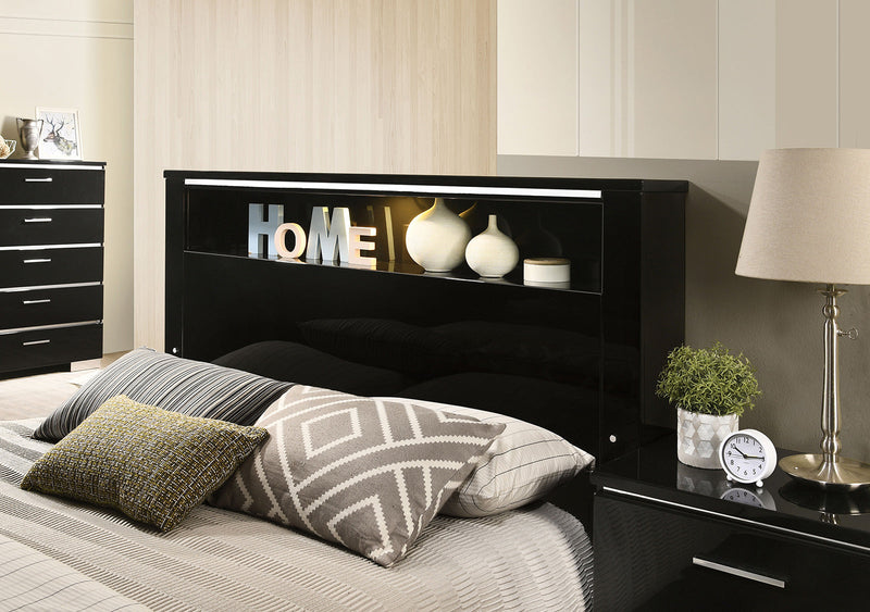 Carlie Black/Chrome 5 Pc. Queen Bedroom Set w/ Chest