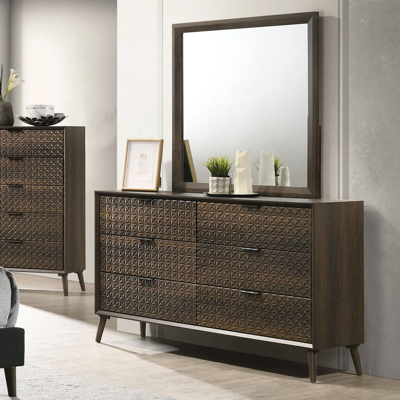 Chalfont Dark Brown Queen 5 Piece Bedroom Set w/Chest