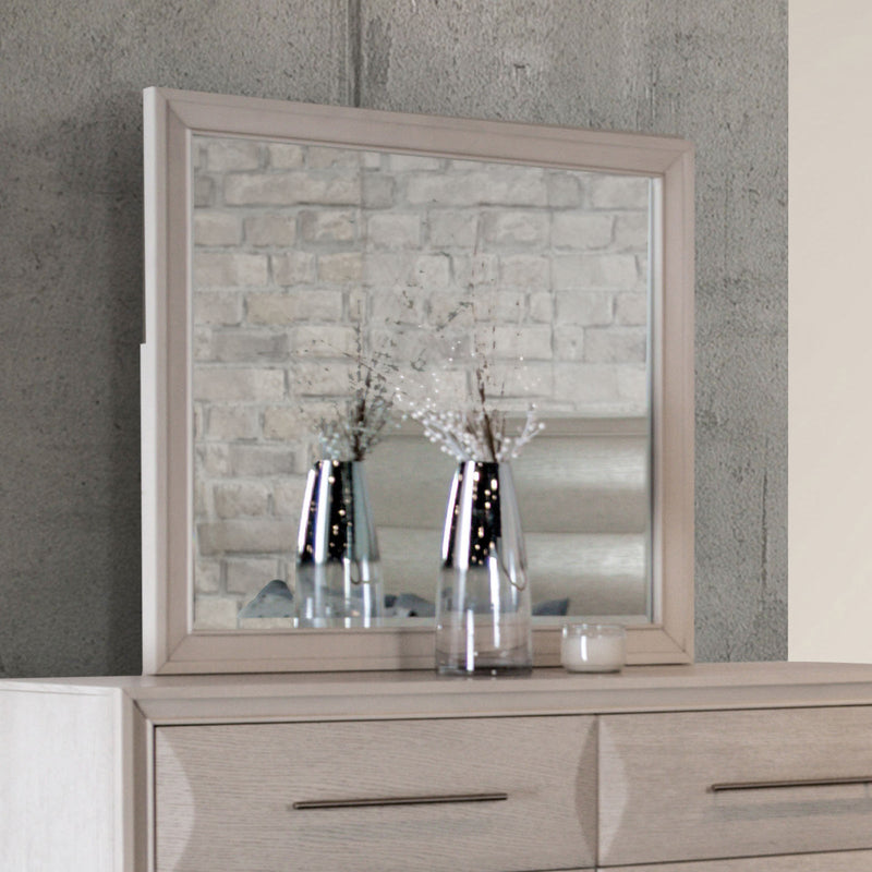 Chemnitz White Queen 4 Piece Bedroom Set