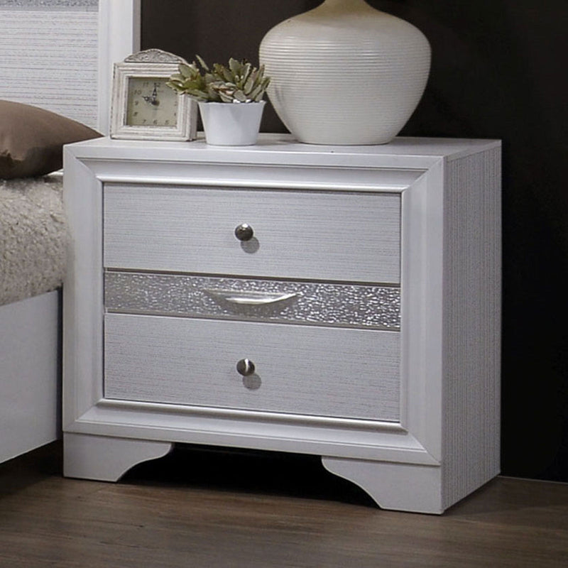 Chrissy White 5 Pc. Queen Bedroom Set w/ Chest