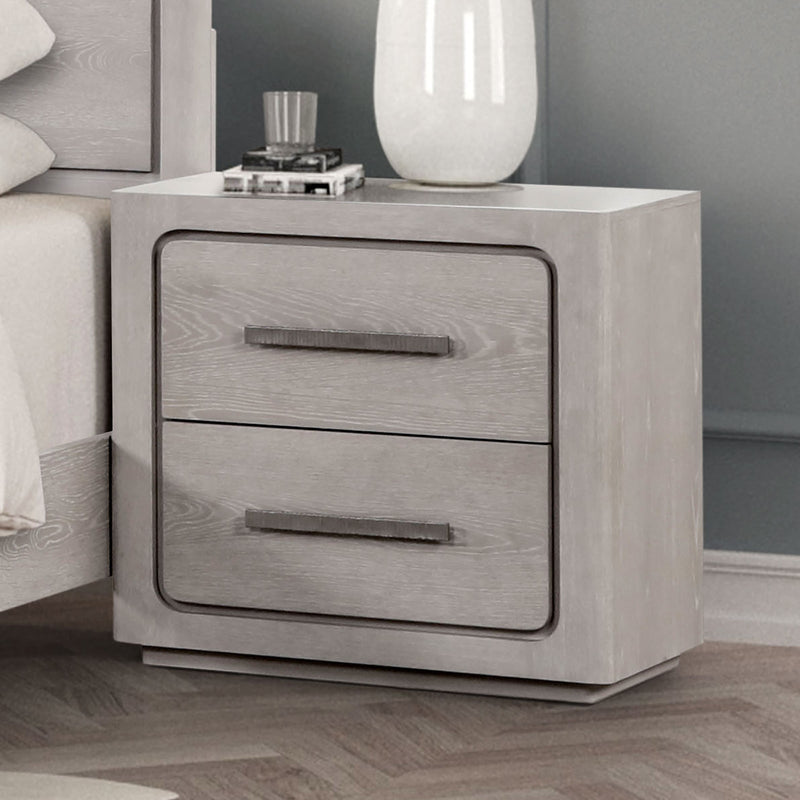 Crowthorne White Oak Queen 4 Piece Bedroom Set