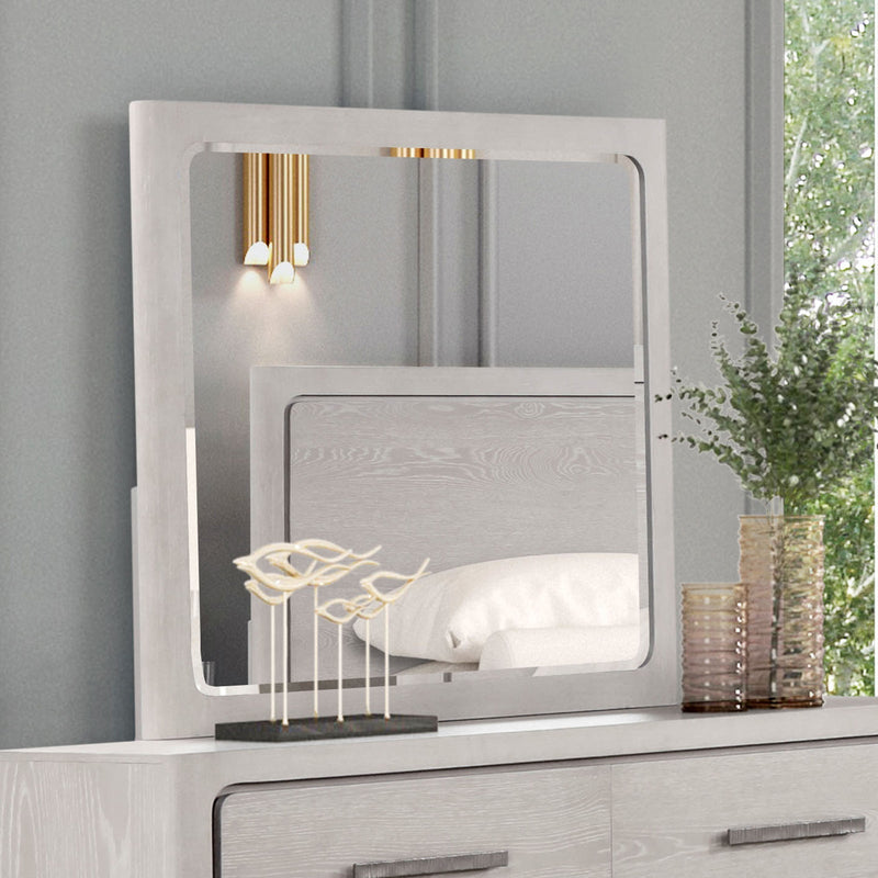 Crowthorne White Oak Queen 5 Piece Bedroom Set w/Chest
