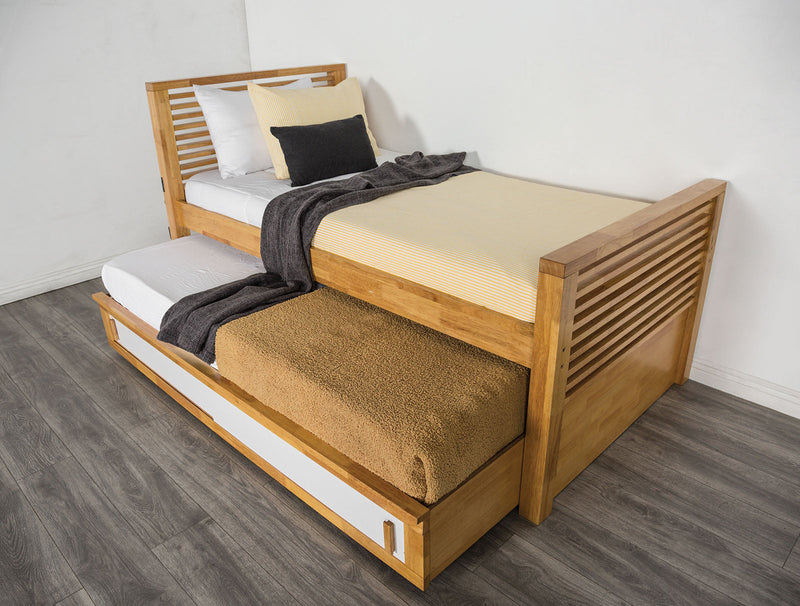 Dayville Light Oak Bed