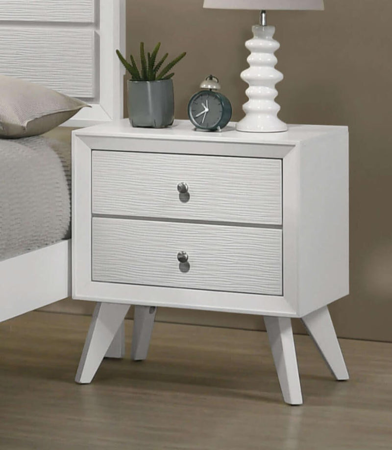 Dortmund White 5 Pc. Queen Bedroom Set w/ Chest