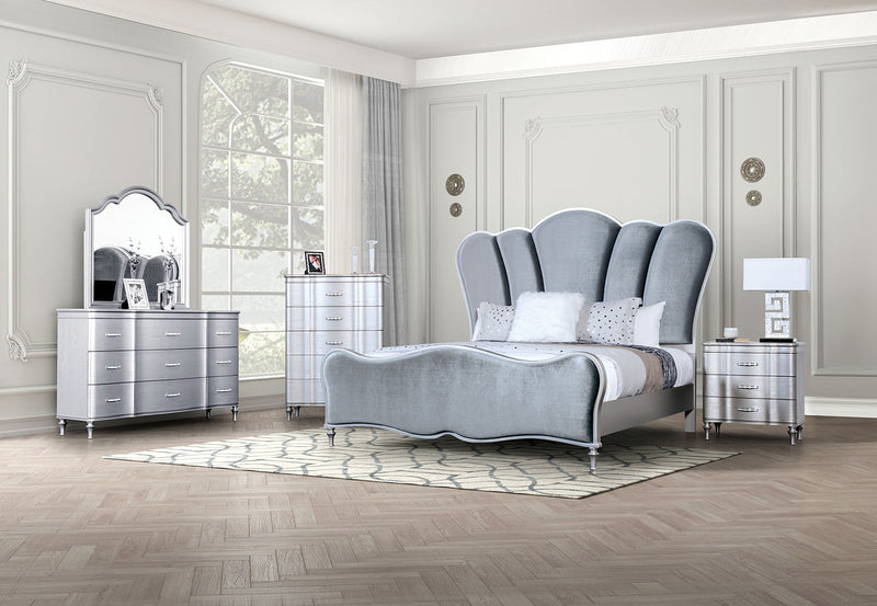 Eleanora Silver Eastern King Bed