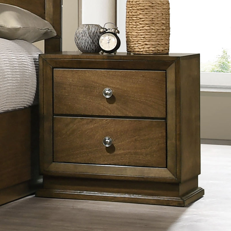 Kirkham Walnut Queen 5 Piece Bedroom Set w/2 Nightstands