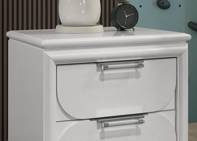 Lareina Pearl White Full 4 Piece Bedroom Set