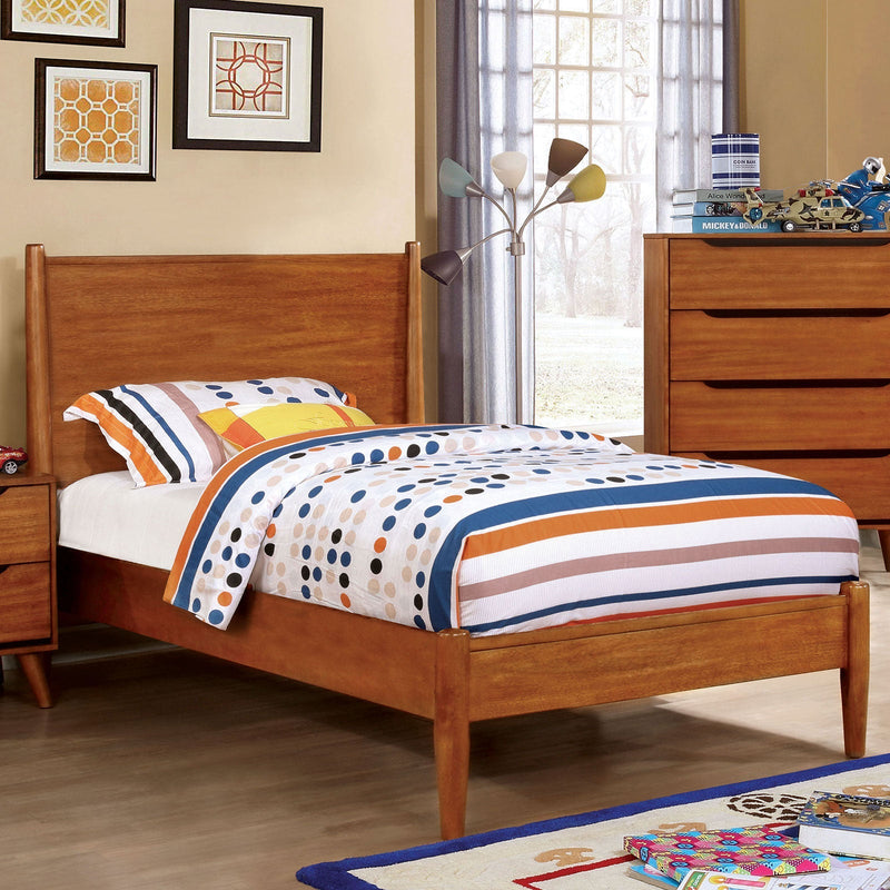 Lennart Oak 4 Pc. Full Bedroom Set
