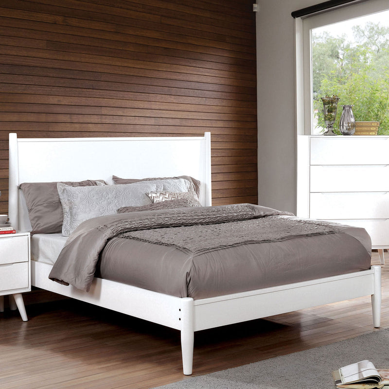 Lennart White 5 Pc. Queen Bedroom Set w/ Chest
