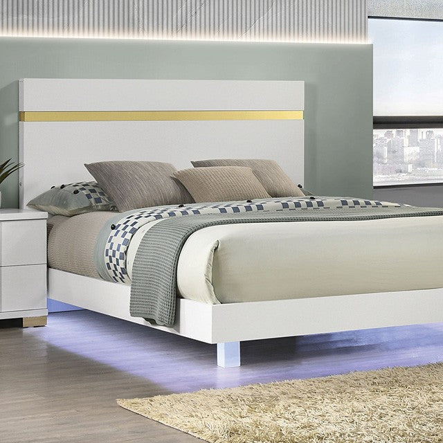 Lillestrom White Queen 5 Piece Bedroom Set w/2 Nightstands