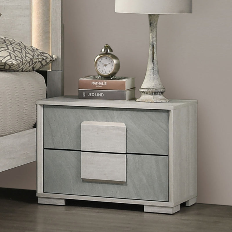 Lincolt Whitewash/Stone Gray Queen 5 Piece Bedroom Set w/2 Nightstands