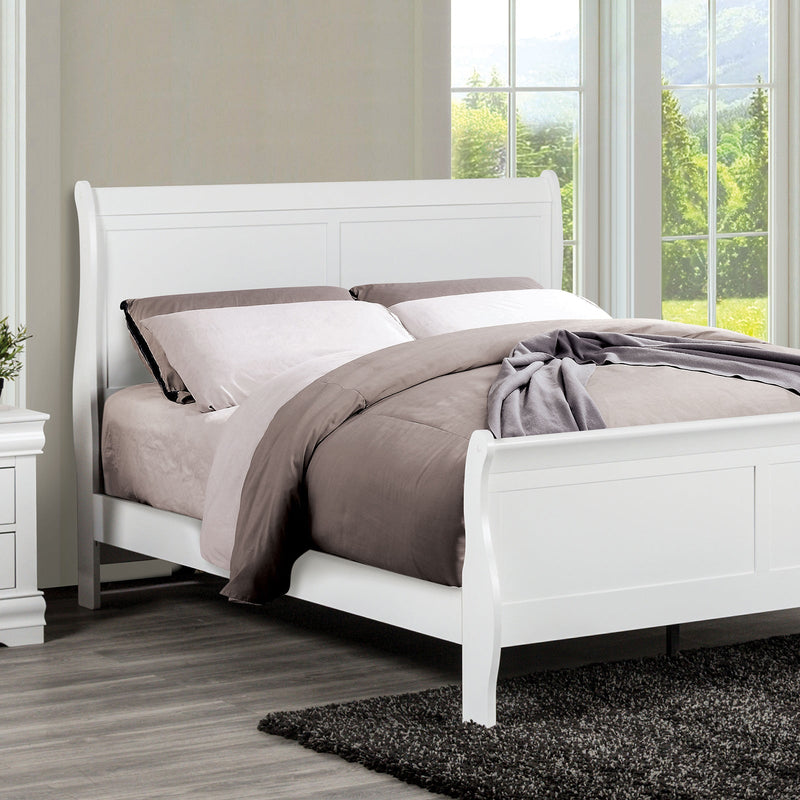 Louis Philippe White 5 Pc. Queen Bedroom Set w/ Chest