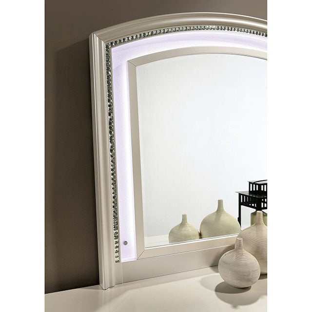 Maddie Pearl White/White Queen Bed